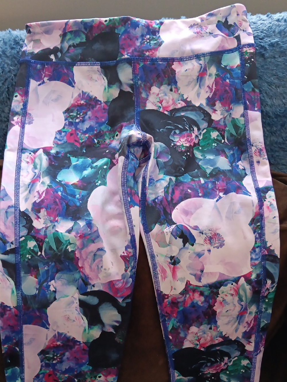 Old Navy Active Floral Print Leggings in Pink, Purple, Blue